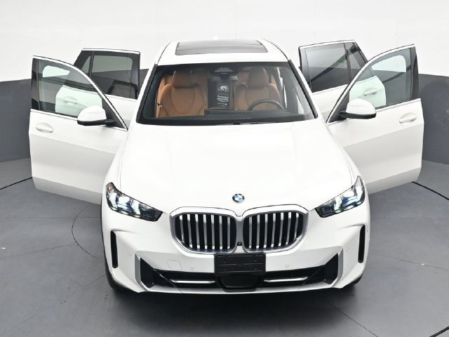 Certified 2024 BMW X5 xDrive40i w/ Parking Assistance Package AWD/4WD image 42