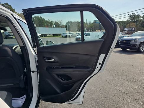 Used 2016 Chevrolet Trax LS image 25