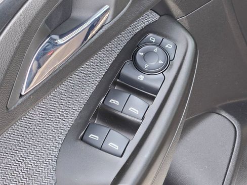 Used 2023 Chevrolet TrailBlazer LT FWD image 16