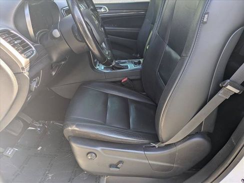 Used 2019 Jeep Grand Cherokee Limited AWD/4WD image 17