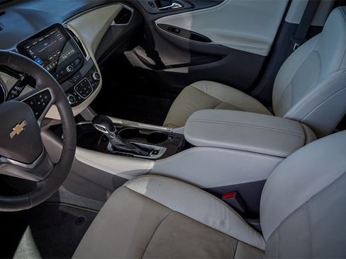 Used 2024 Chevrolet Malibu LT image 9