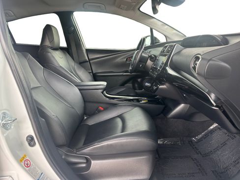 Used 2022 Toyota Prius AWD image 15