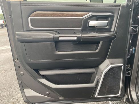 Used 2019 RAM 2500 Laramie AWD/4WD image 35