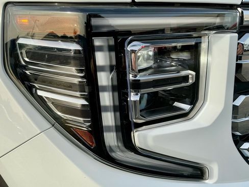 Used 2022 GMC Sierra 1500 Denali image 8