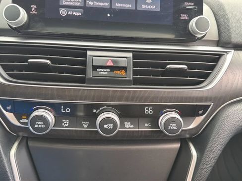 Used 2020 Honda Accord EX image 19