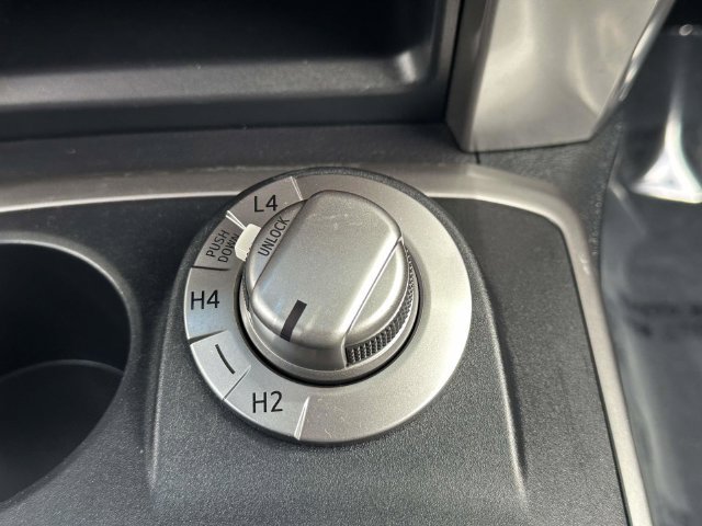 Used 2021 Toyota 4Runner SR5 AWD/4WD image 9
