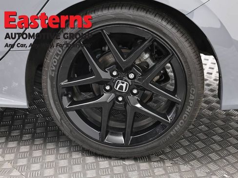 Used 2025 Honda Civic Sport image 32