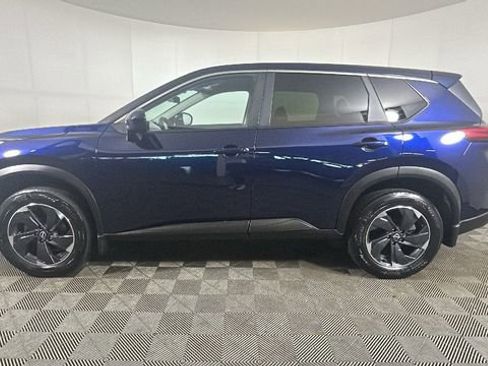 Used 2024 Nissan Rogue SV AWD/4WD image 6