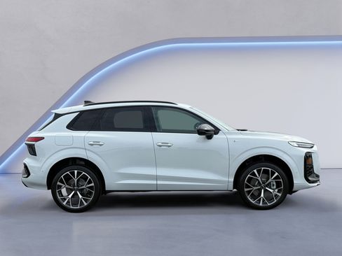 New 2026 Audi Q3 quattro 2.0T AWD/4WD image 5