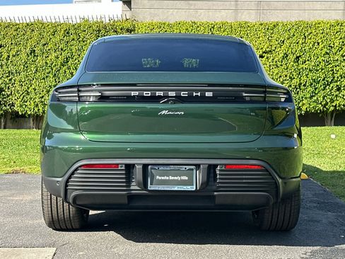 New 2026 Porsche Macan Electric RWD image 7