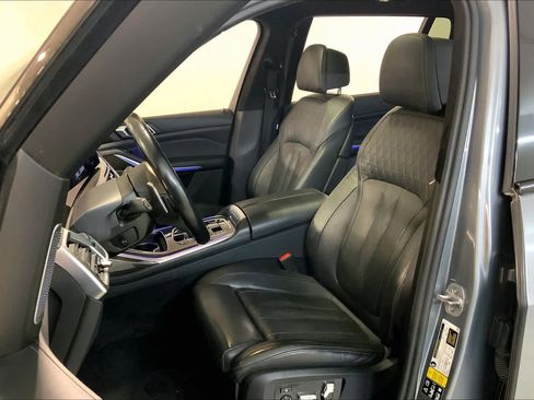 Used 2023 BMW X7 M60i w/ Executive Package image 8