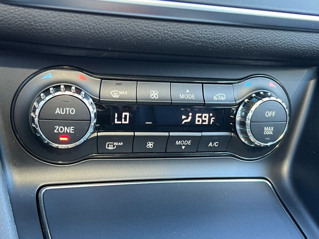 Used 2018 Mercedes-Benz CLA 250 4MATIC image 25