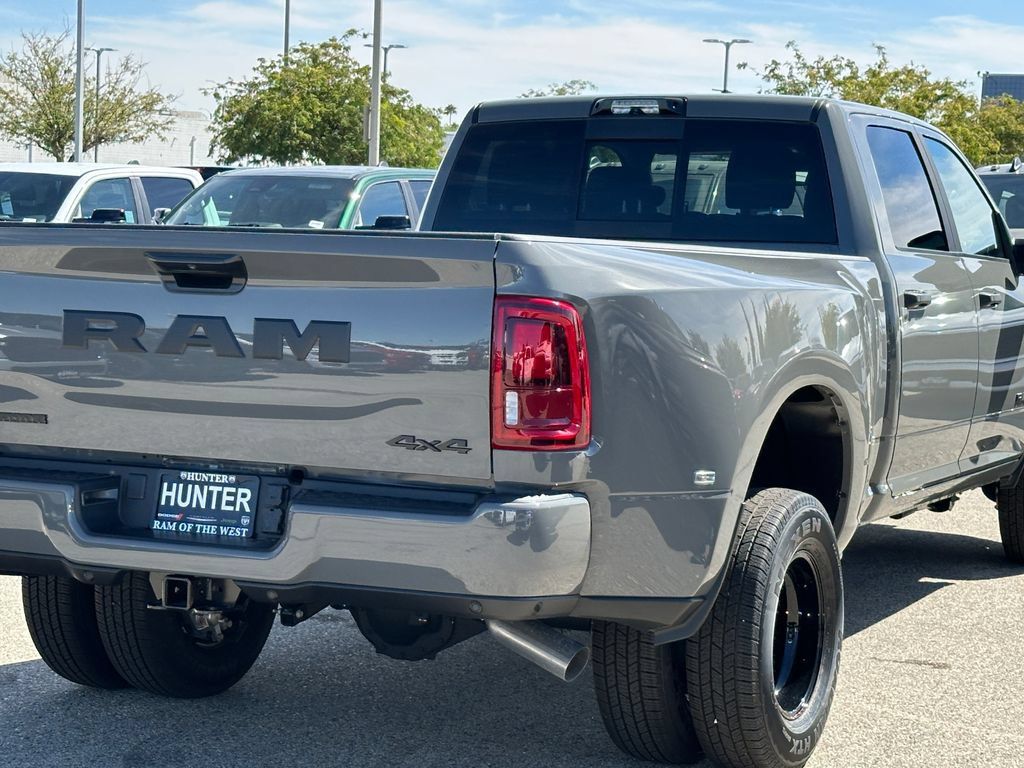 New 2026 RAM 3500 Big Horn AWD/4WD image 8