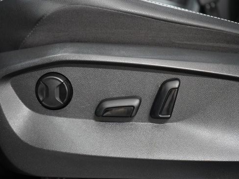 Used 2023 Volkswagen Tiguan SE w/ Panoramic Sunroof Package AWD/4WD image 12