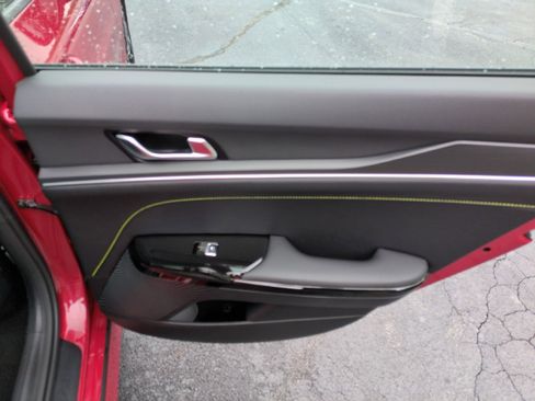 Used 2025 Kia K5 GT FWD image 38