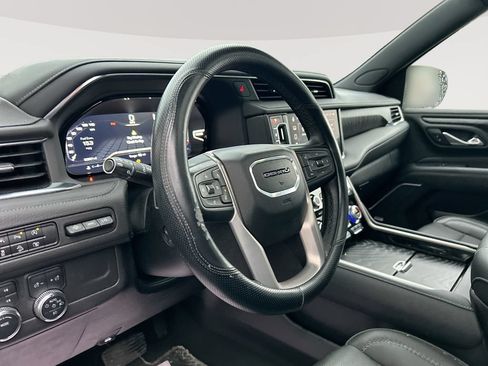 Used 2023 GMC Yukon XL Denali AWD/4WD image 14
