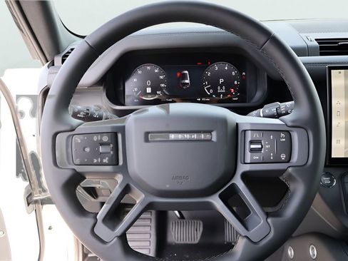 New 2026 Land Rover Defender 130 X-Dynamic SE AWD/4WD image 31