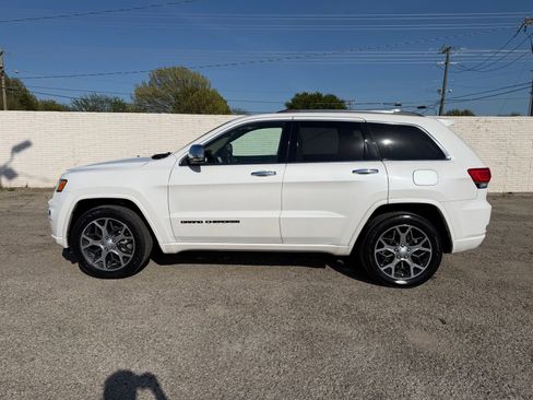 Used 2020 Jeep Grand Cherokee Overland RWD image 3