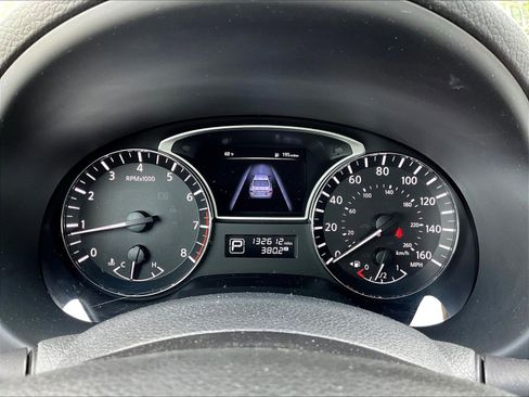 Used 2015 Nissan Altima 2.5 SL w/ Moonroof Package FWD image 13