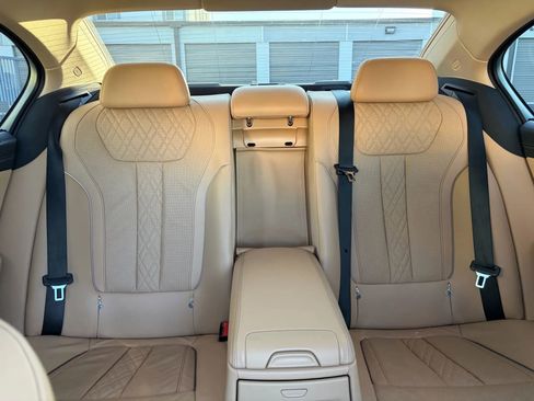 Used 2017 BMW 740i image 15