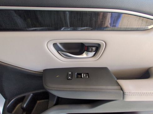 Used 2025 Honda Pilot Elite image 23