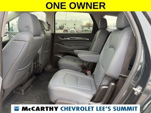 Used 2021 Buick Enclave Essence image 40