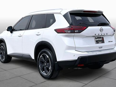 Used 2024 Nissan Rogue SV w/ SV Premium Package image 12