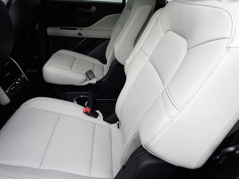 New 2026 Lincoln Aviator Premiere image 16