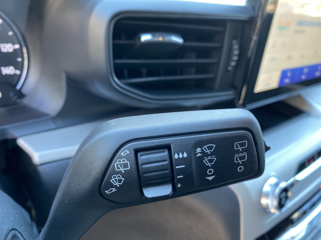 Used 2024 Ford Explorer XLT RWD image 29