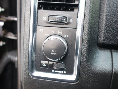 Used 2014 RAM 2500 Laramie w/ Cold Weather Group image 38