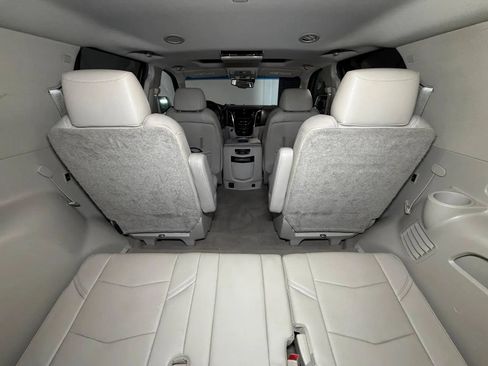 Used 2015 Cadillac Escalade Premium AWD/4WD image 16