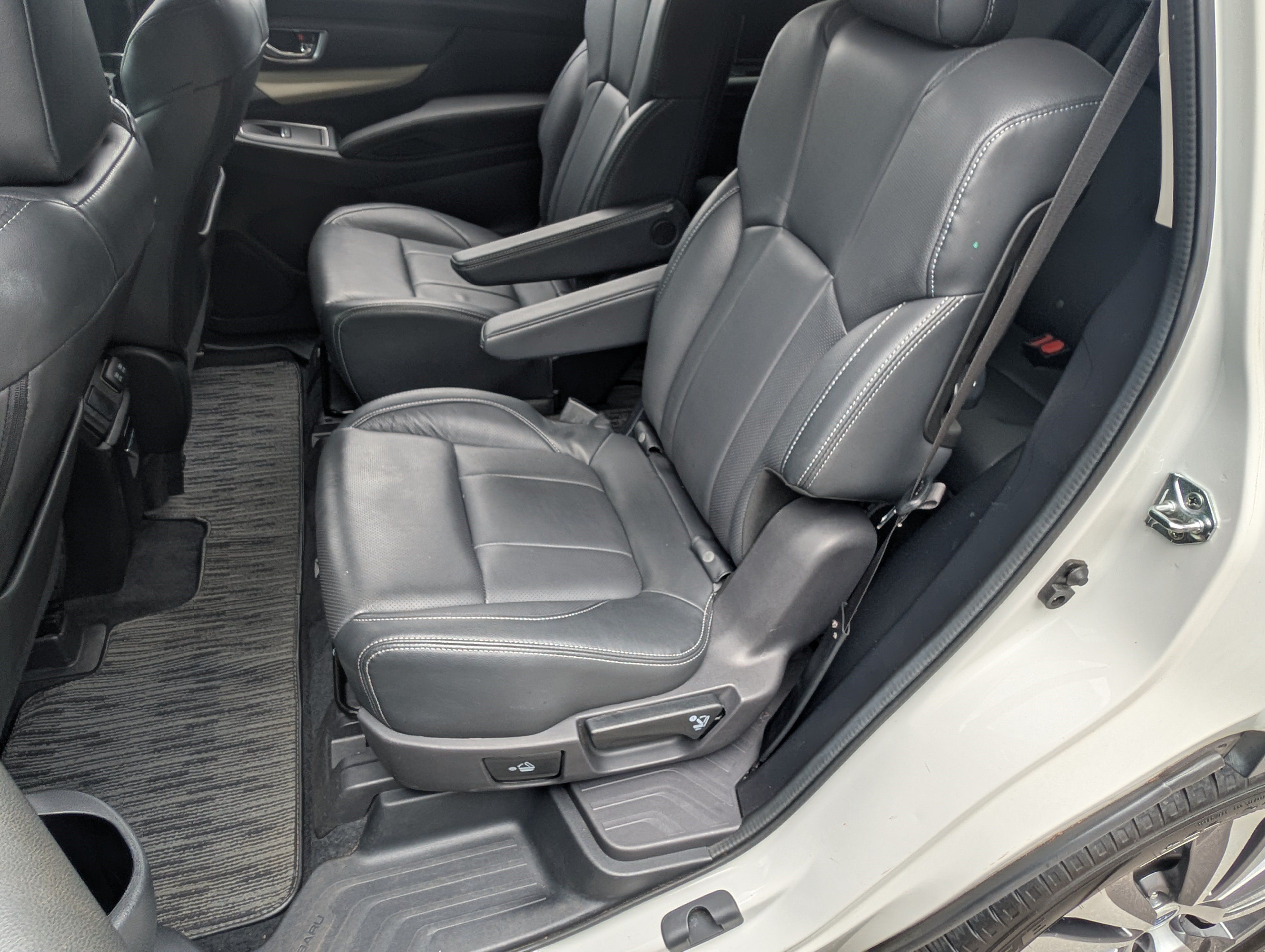 Used 2022 Subaru Ascent Limited AWD/4WD image 17