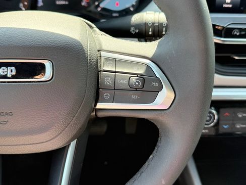 Used 2025 Jeep Compass Limited AWD/4WD image 35