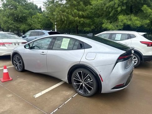 Used 2025 Toyota Prius Limited w/ Limited Premium Package FWD image 4