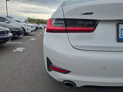 Used 2019 BMW 330i xDrive Sedan w/ Convenience Package AWD/4WD image 11