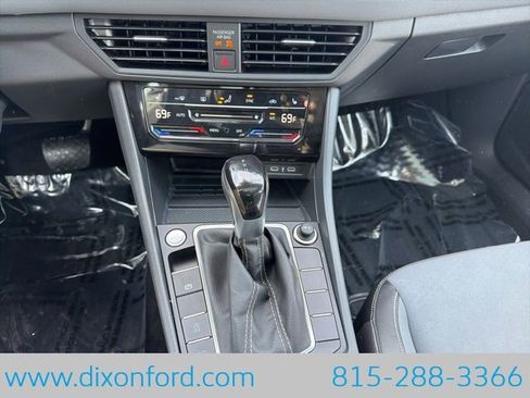 New 2025 Volkswagen Jetta SE image 12