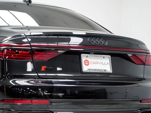 Used 2024 Audi S8 w/ S8 Comfort Plus Package AWD/4WD image 20