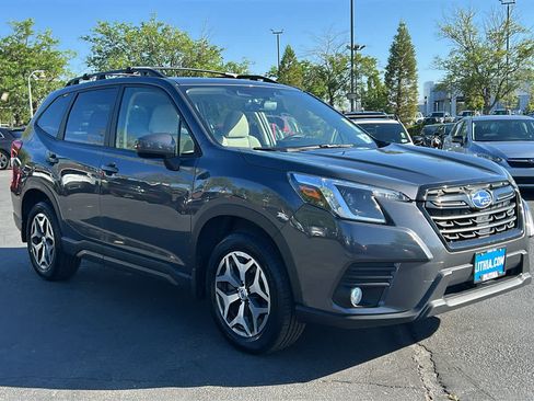 Certified 2023 Subaru Forester Premium AWD/4WD image 4