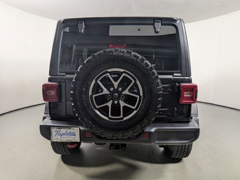 Used 2024 Jeep Wrangler Unlimited Rubicon AWD/4WD image 7