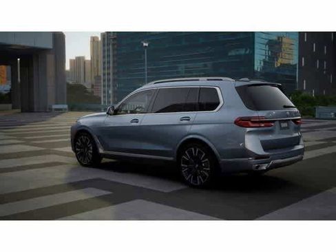 New 2026 BMW X7 xDrive40i w/ Premium Package AWD/4WD image 2