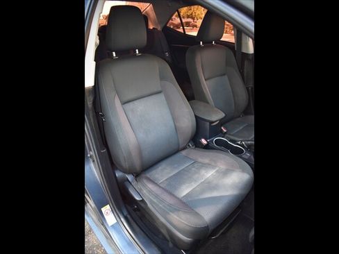 Used 2017 Toyota Corolla LE w/ Carpet Mat Package (TMS) FWD image 33