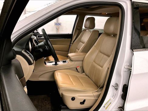 Used 2014 Jeep Grand Cherokee Limited AWD/4WD image 25