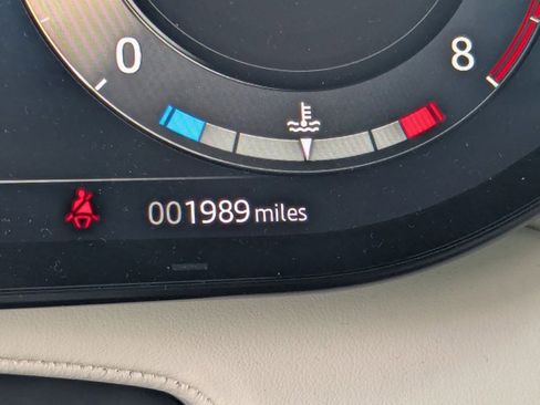 Used 2025 Land Rover Range Rover Long Wheelbase Autobiography image 17