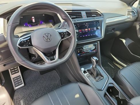 Used 2024 Volkswagen Tiguan SE R-Line FWD image 11