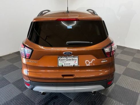 Used 2017 Ford Escape SE w/ Equipment Group 201A AWD/4WD image 9