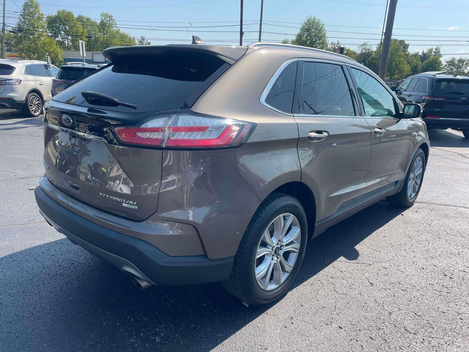 Used 2019 Ford Edge Titanium FWD image 8