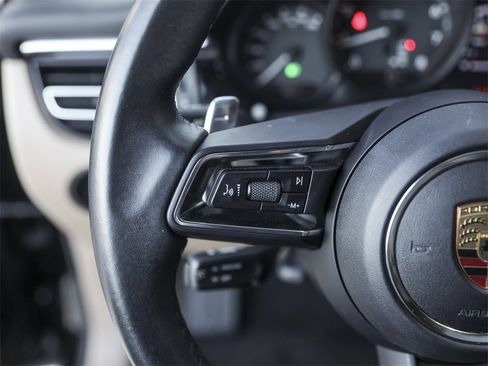 Certified 2022 Porsche Macan image 20