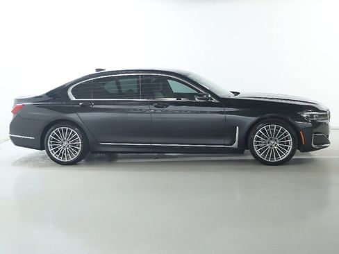Used 2022 BMW 740i xDrive w/ Premium Package AWD/4WD image 13