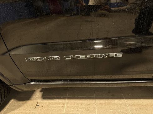 Used 2019 Jeep Grand Cherokee Overland image 27