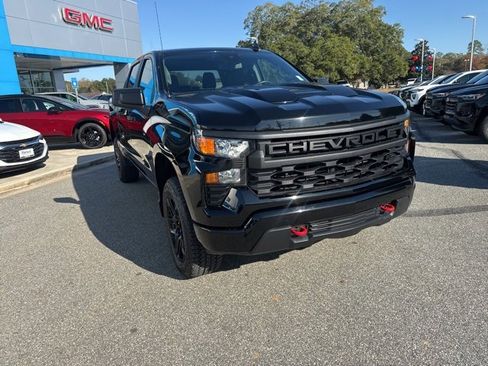 Used 2023 Chevrolet Silverado 1500 Custom Trail Boss w/ LPO, Dark Essentials Package image 7